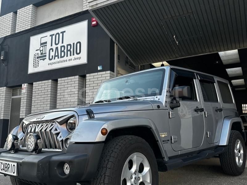 Usado Jeep Wrangler Unlimited Sahara 200 CV (147 kW) 2015 Gris / plata SUV