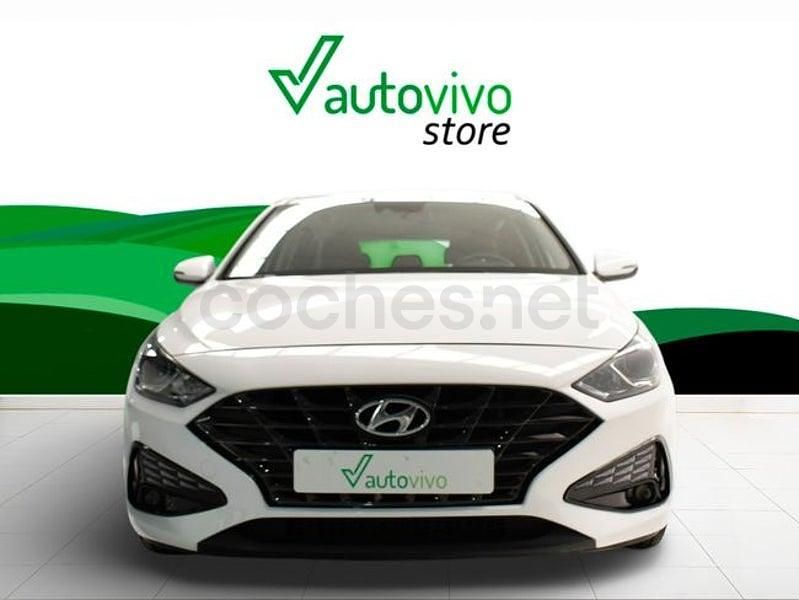 Usado Hyundai i30 120 CV (88 kW) 2023 Blanco Berlina