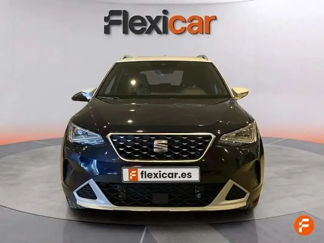 Usado Seat Arona FR 110 CV (80 kW) 2022 Negro SUV