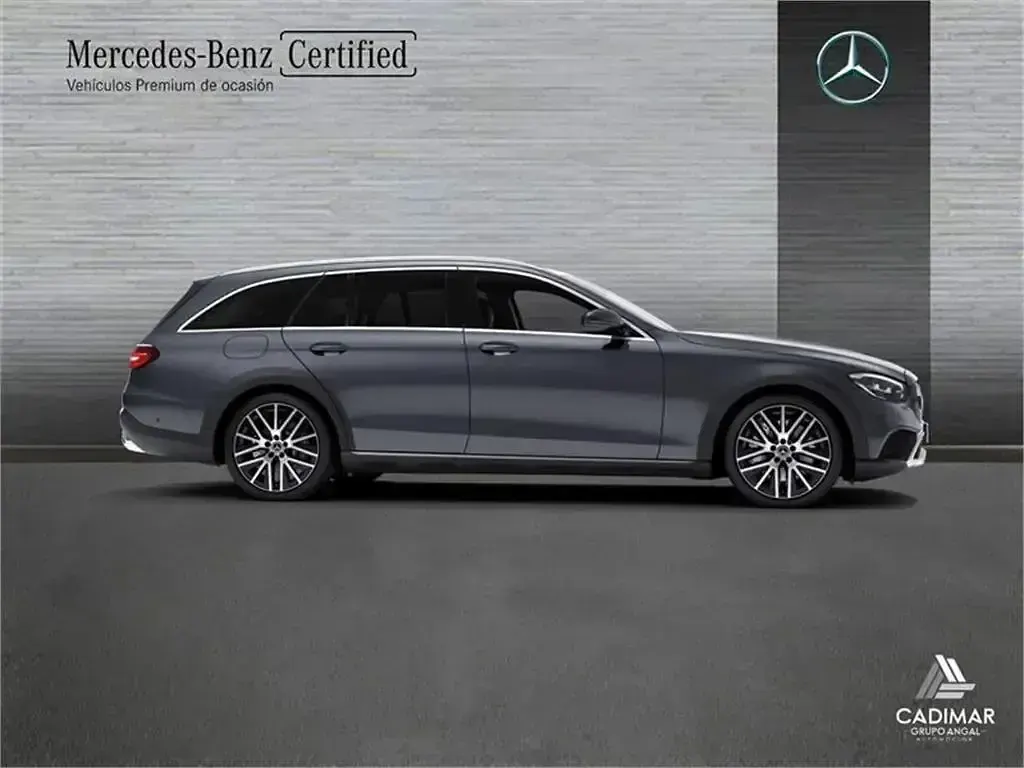 Usado Mercedes E220 All-Terrain 194 CV (142 kW) 2020 Gris selenita Familiar