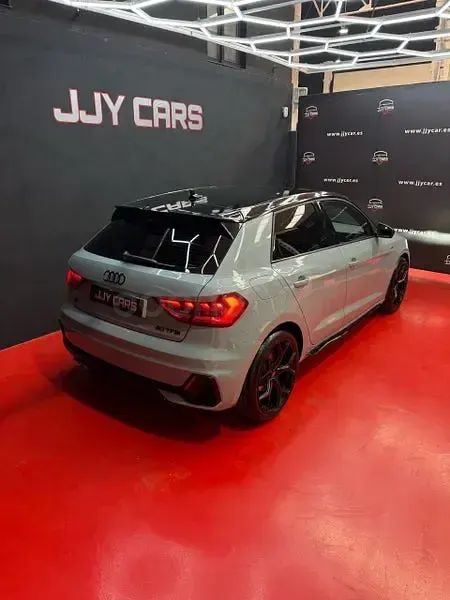 Usado Audi A1 Sportback Competition 207 CV (152 kW) 2024 Gris / plata Utilitario