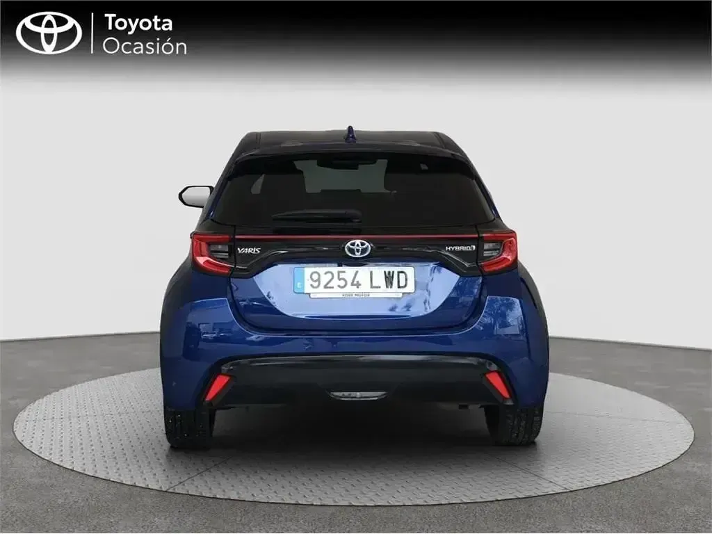 Usado Toyota Yaris Hybrid Style 116 CV (85 kW) 2022 Azul Monovolumen