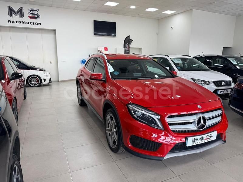 Używany Mercedes GLA220 AMG line 177 KM (130 kW) 2017 Czerwony SUV