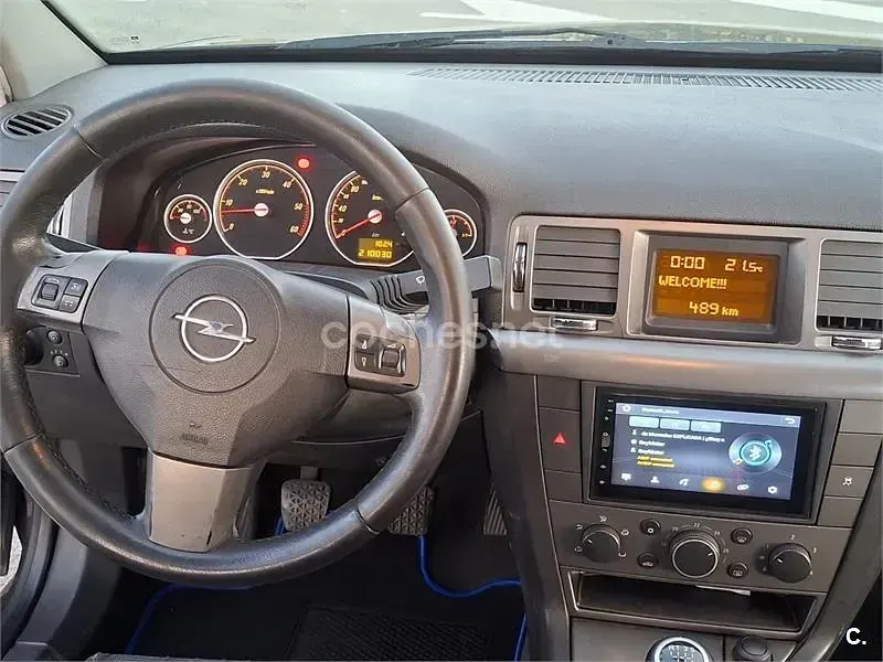 Usado Opel Vectra Sport 120 CV (88 kW) 2005 Negro Berlina