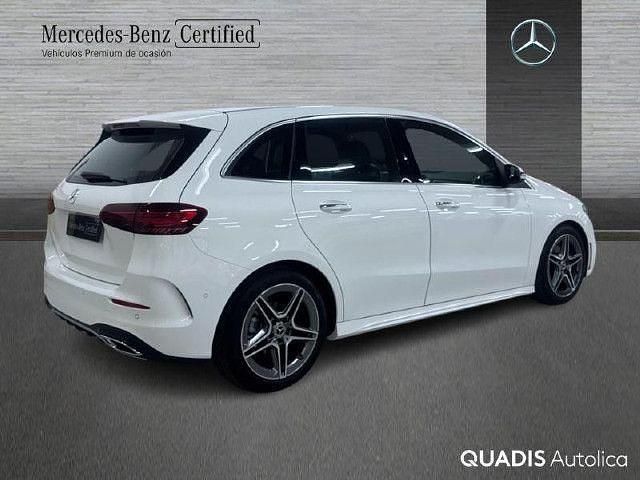 Usado Mercedes B200 AMG line 150 CV (110 kW) 2025 Blanco polar Monovolumen