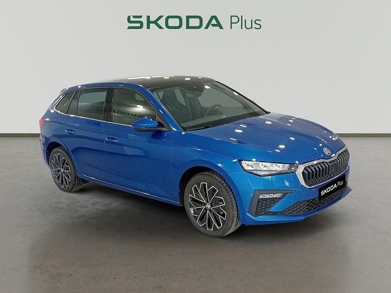 Azul Nuevo 2025 Skoda Scala Utilitario | 23.990 € (Un poco caro) - Imagen 1/4