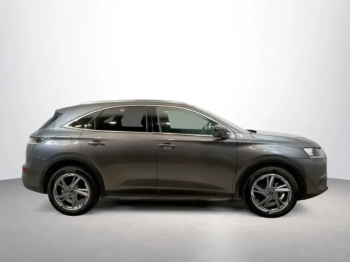 Usado DS Automobiles DS7 Crossback So Chic 130 CV (95 kW) 2022 Gris SUV