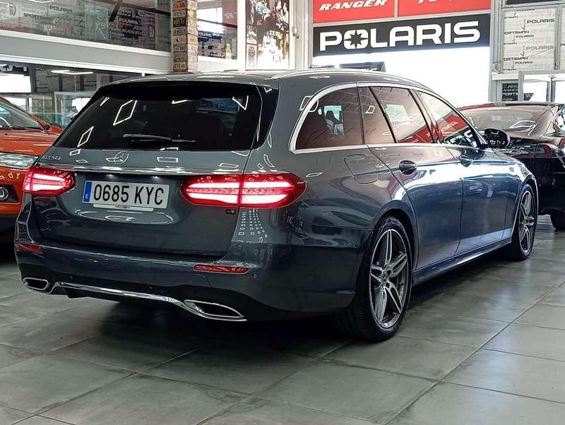 Usado Mercedes E220 194 CV (142 kW) 2019 Gris Familiar