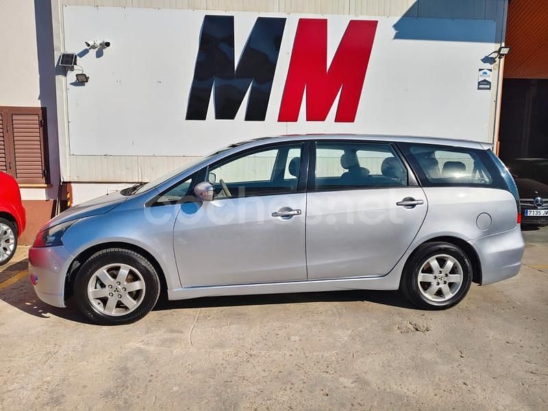 Usado Mitsubishi Grandis Instyle 165 CV (121 kW) 2005 Gris / plata Monovolumen
