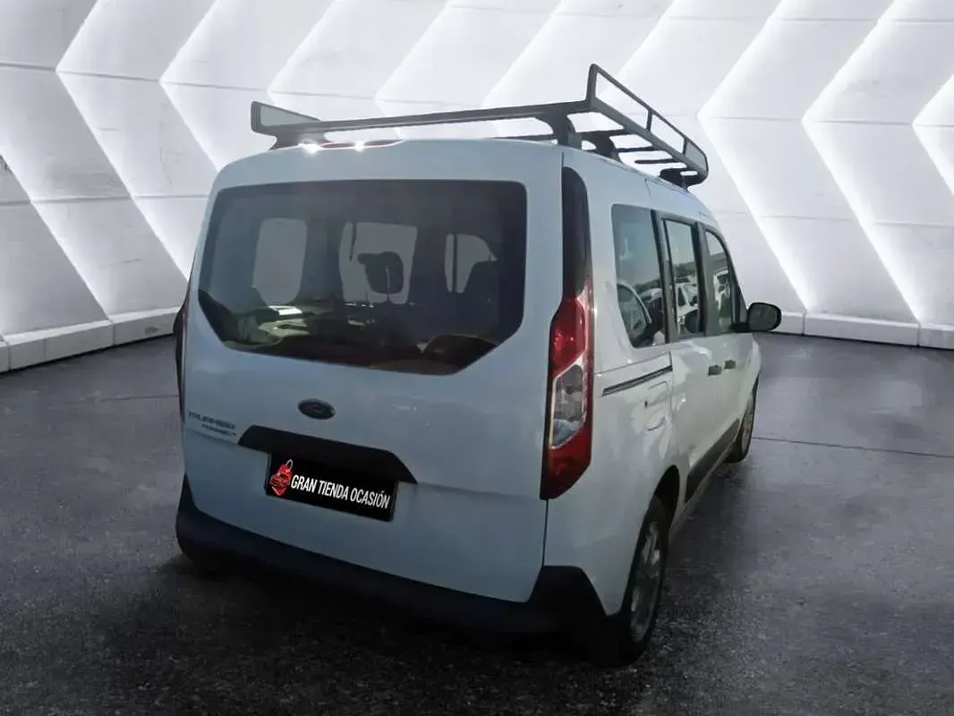 Usado Ford Tourneo Trend 120 CV (88 kW) 2021 Blanco Monovolumen