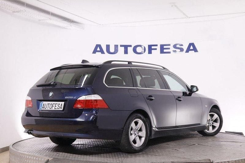 Usado BMW 525 197 CV (144 kW) 2009 Azul Familiar