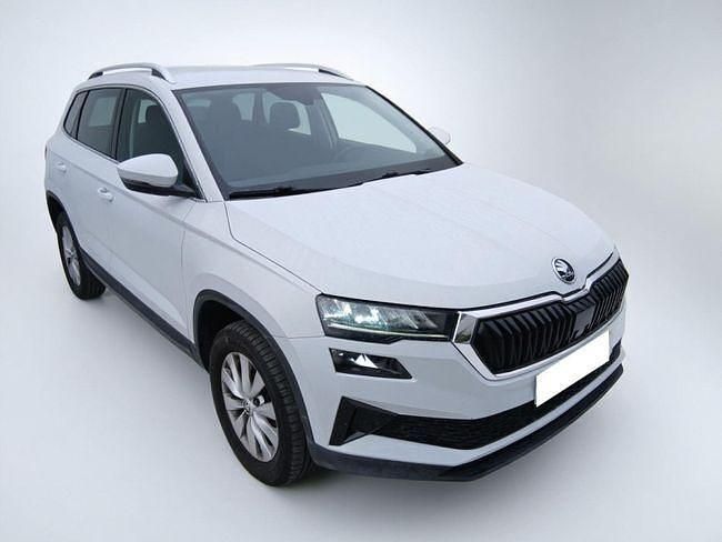 Usado Skoda Karoq Ambition 150 CV (110 kW) 2022 Blanco SUV