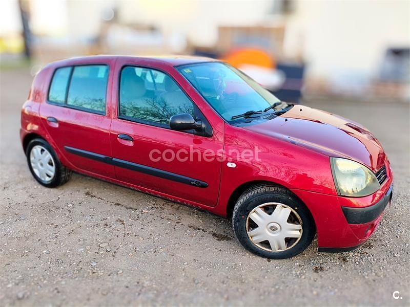 Usado Renault Clio II Authentique 65 CV (47 kW) 2004 Granate Berlina