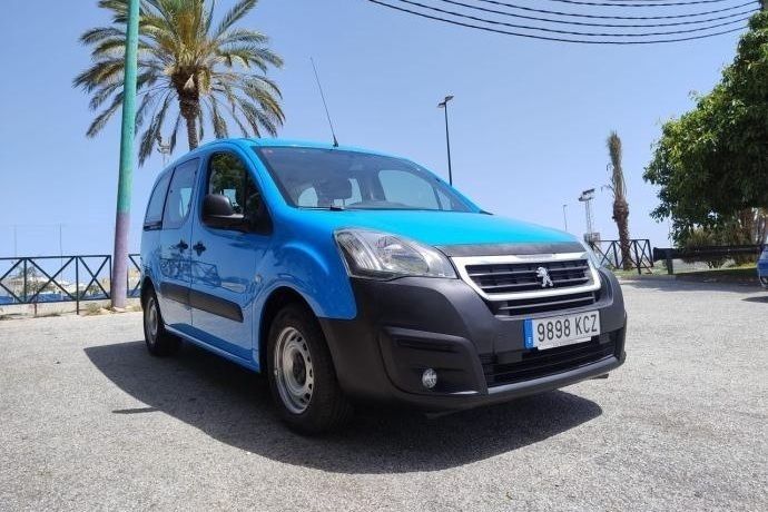 Usado 2017 Peugeot Partner Monovolumen | 9899 € (Caro) - Imagen 1/4