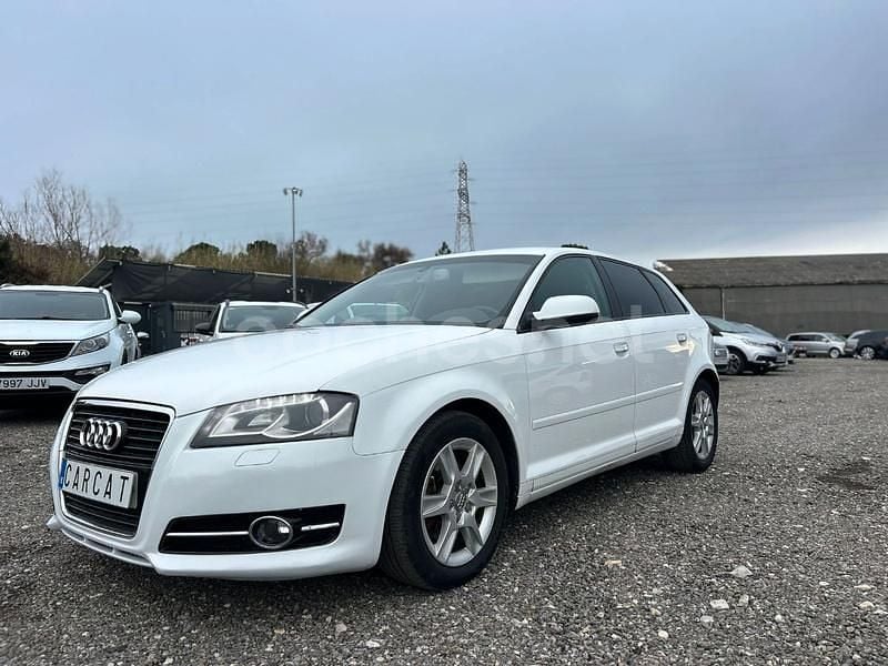Blanco Usado 2011 Audi A3 Ambiente Berlina | 7350 € (Buen precio) - Imagen 1/4