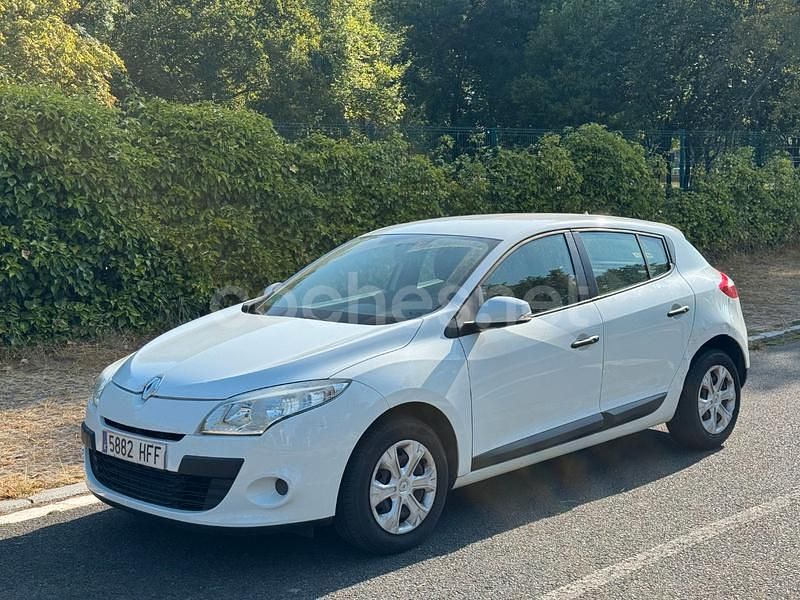Blanco Usado 2011 Renault Mégane III Authentique Berlina | 7990 € (Un poco caro) - Imagen 1/4