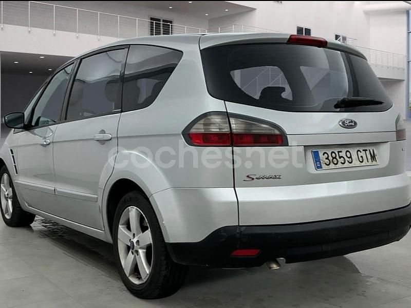 Usado Ford S-MAX Titanium 140 CV (102 kW) 2010 Gris / plata Monovolumen