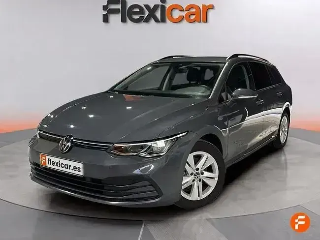 Usado VW Golf VIII Life 131 CV (96 kW) 2024 Gris Familiar