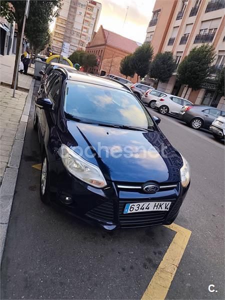 Usado Ford Focus Trend 125 CV (91 kW) 2012 Azul Familiar