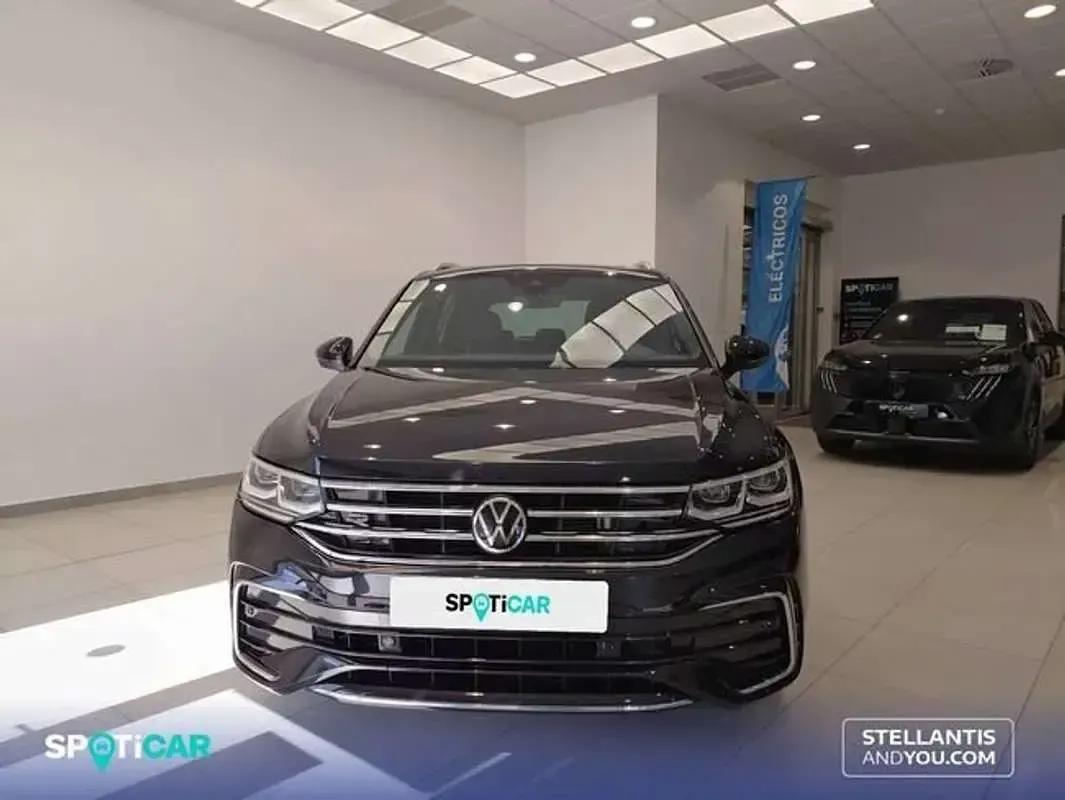 Usado VW Tiguan R-line 150 CV (110 kW) 2022 Negro SUV