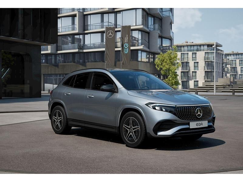 Usado Mercedes EQA250+ AMG 139 kW (190 CV) 2025 Plateado SUV