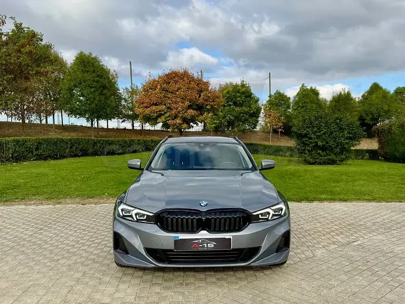 Usado BMW 318 Comfort Edition 150 CV (110 kW) 2023 Gris / plata Familiar