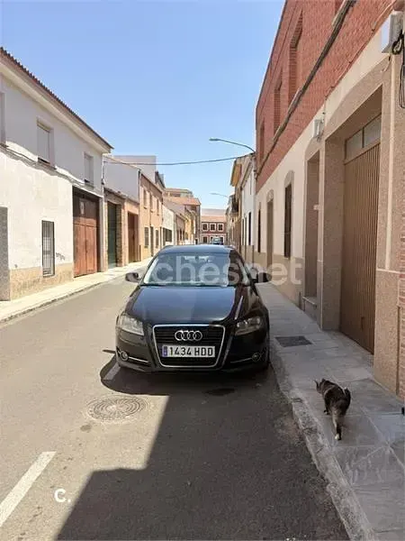 Usado Audi A3 Sportback Attraction 105 CV (77 kW) 2011 Negro Utilitario