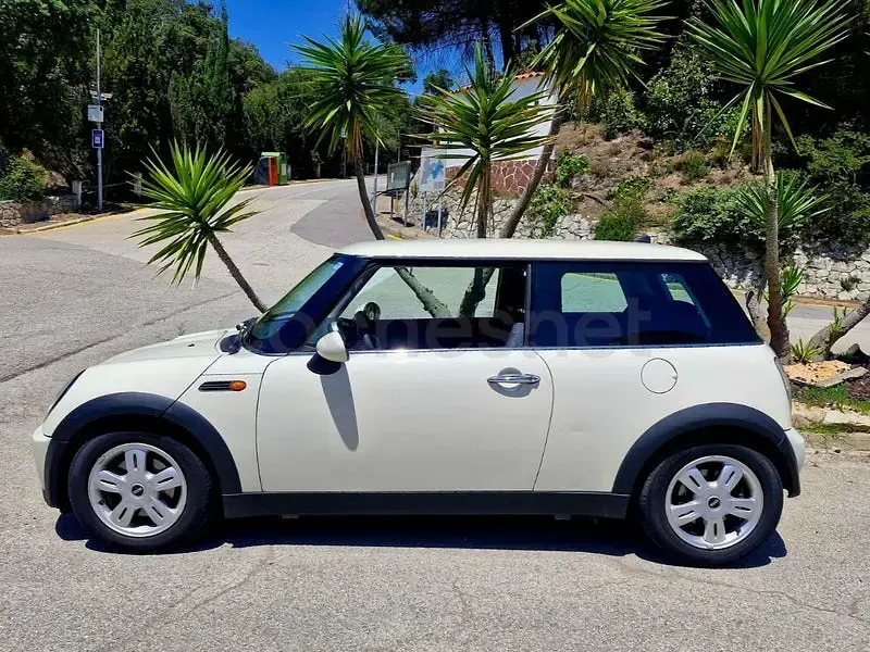 Usado Mini ONE 90 CV (66 kW) 2006 Blanco Utilitario