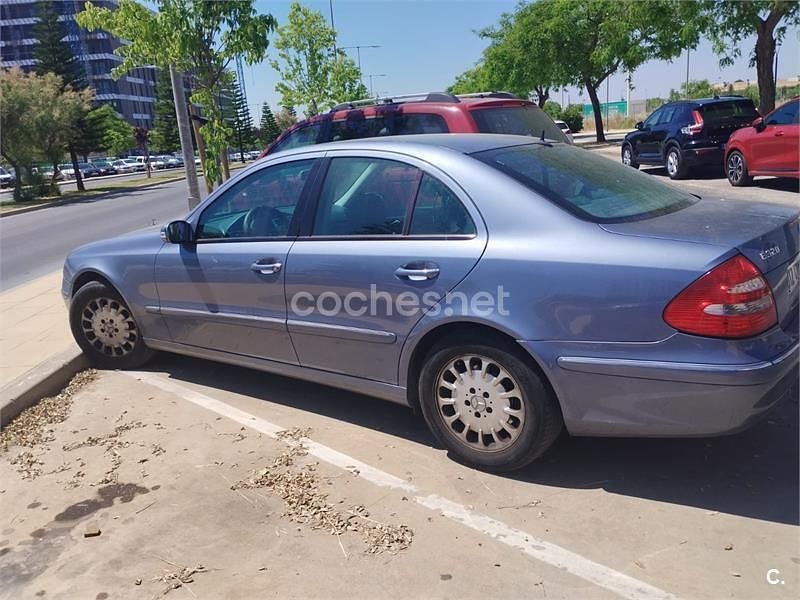 Usado Mercedes E320 Classic 224 CV (164 kW) 2004 Azul Berlina