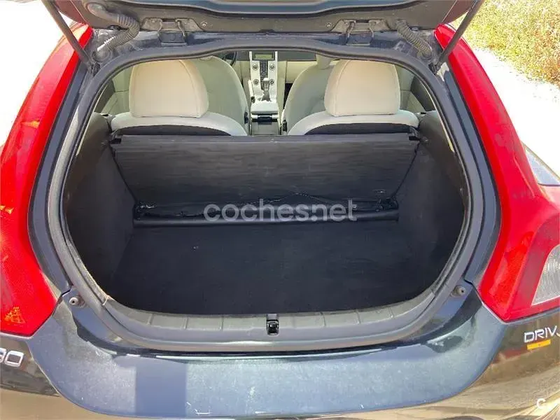 Usado Volvo C30 Drive Kinetic 109 CV (80 kW) 2011 Negro Utilitario