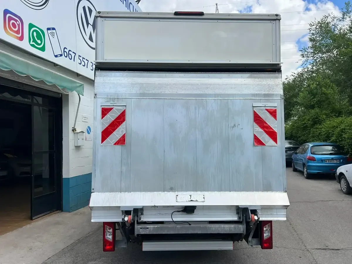 Usado Ford Transit Trend 170 CV (125 kW) 2022 Blanco