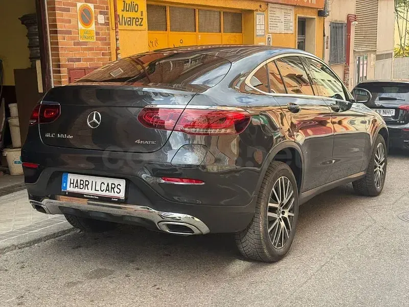 Usado Mercedes GLC300e 306 CV (225 kW) 2022 Gris / plata Coupe
