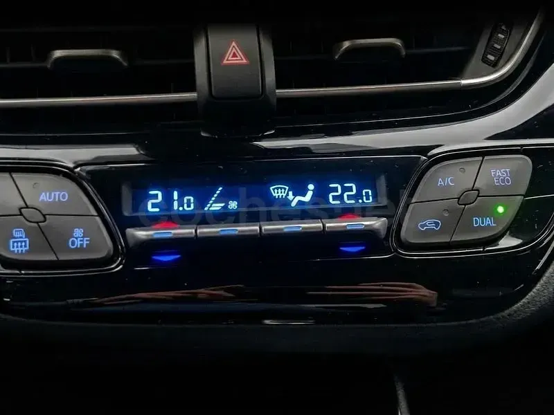 Usado Toyota C-HR Advance 122 CV (89 kW) 2019 Gris / plata SUV