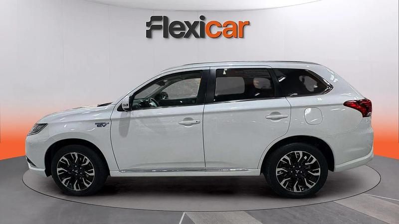 Usado Mitsubishi Outlander P-HEV 203 CV (149 kW) 2017 Blanco SUV