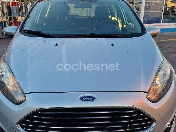 Gris / plata Usado 2014 Ford Fiesta Trend Berlina | 7000 € (Precio justo) - Imagen 1/4