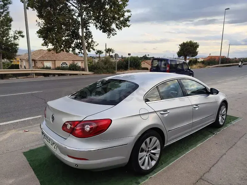 Usado VW Passat 140 CV (102 kW) 2009 Gris / plata Berlina