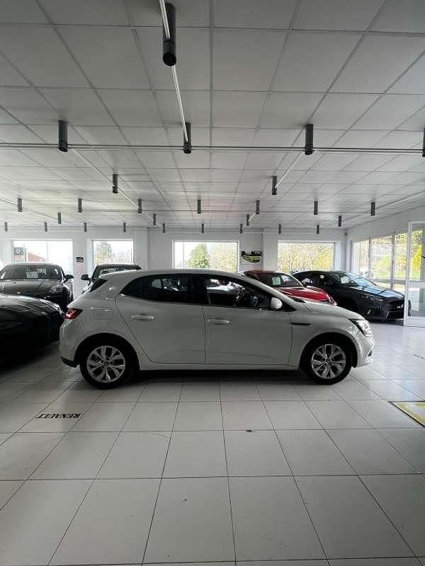 Usado Renault Mégane GrandTour Business 110 CV (80 kW) 2014 Blanco Familiar
