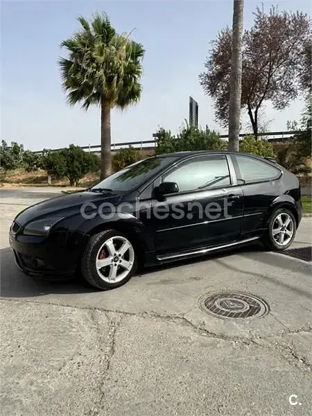 Usado Ford Focus Sport 115 CV (84 kW) 2007 Negro Berlina