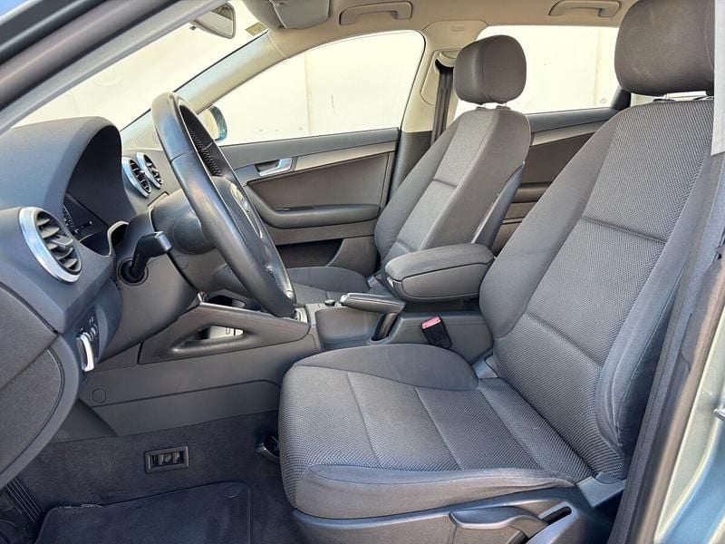 Usado Audi A3 Ambition 105 HP (77 kW) 2010 Cinzento Citadino