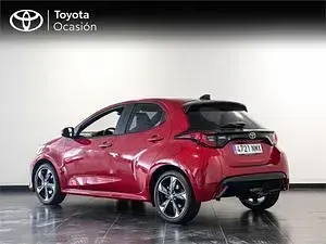 Usado Toyota Yaris Style 130 CV (95 kW) 2026 Rojo Utilitario