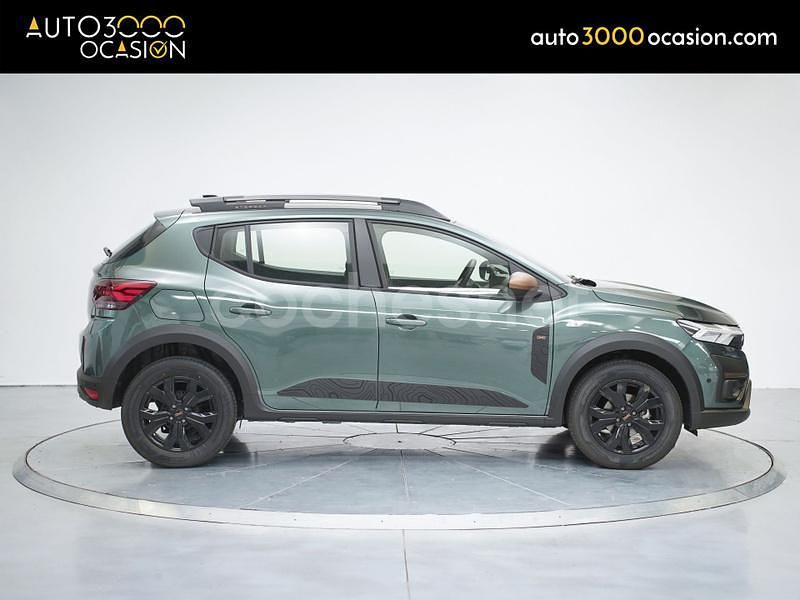 Usado Dacia Sandero Extreme 101 CV (74 kW) 2025 Verde Berlina