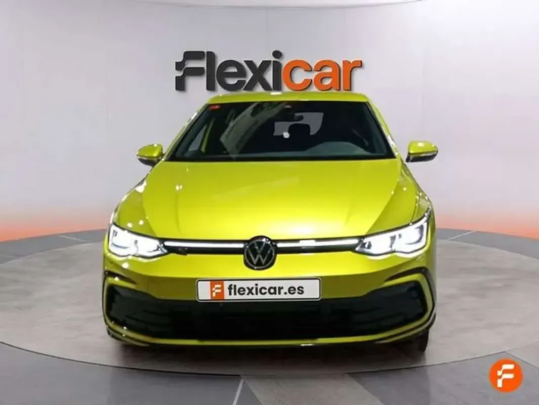 Usado VW Golf VII R-line 150 CV (110 kW) 2021 Amarillo Utilitario