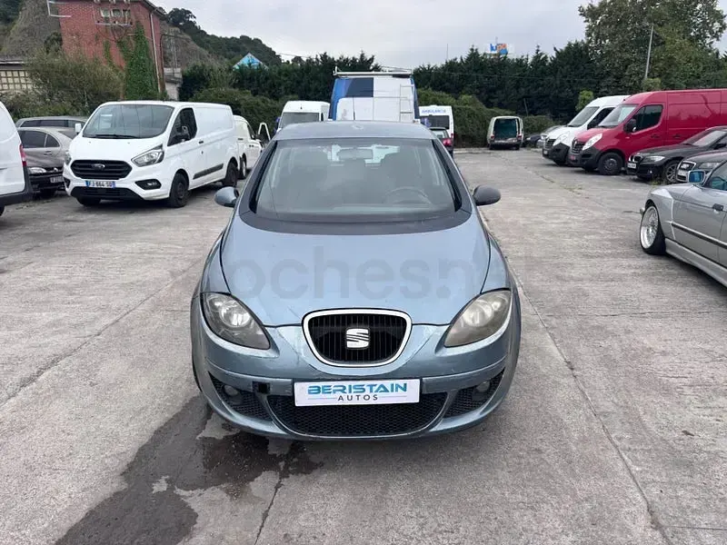 Usado Seat Altea 105 CV (77 kW) 2007 Azul Monovolumen