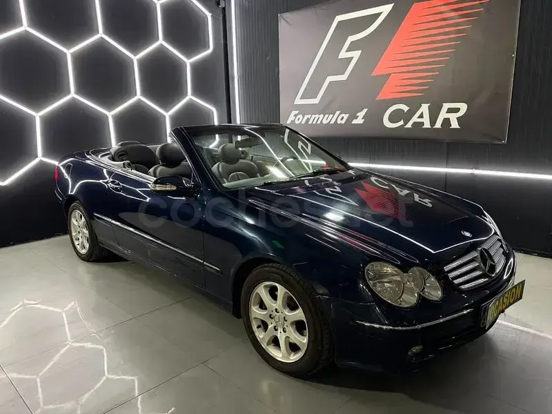 Usado Mercedes CLK240 Avantgarde 170 CV (125 kW) 2004 Azul Descapotable