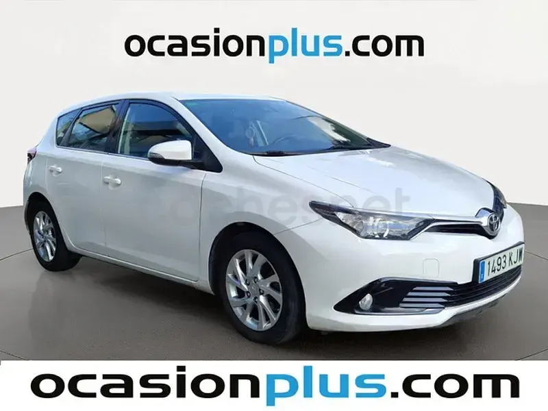 Usado Toyota Auris Active 116 CV (85 kW) 2018 Blanco Berlina