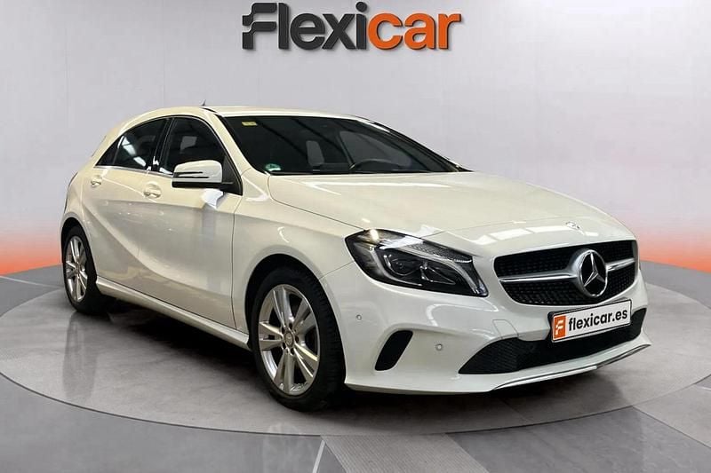 Blanco Usado 2015 Mercedes A180 Style Berlina | 14.990 € (Precio justo) - Imagen 1/4