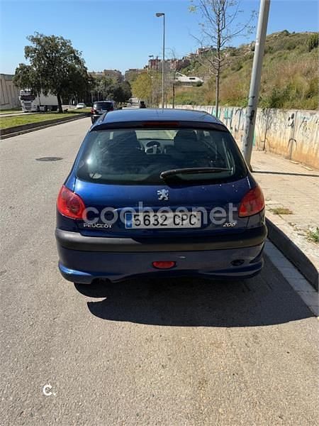 Usado Peugeot 206 75 CV (55 kW) 2003 Azul Berlina