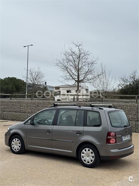 Usado VW Touran Advance 105 CV (77 kW) 2008 Gris / plata Monovolumen