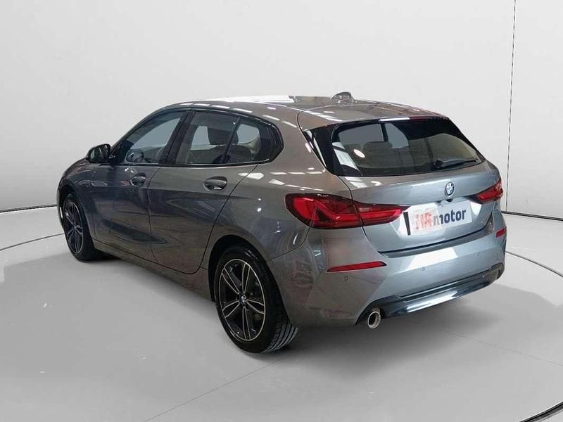 Usado BMW 118 Comfort Edition 136 CV (100 kW) 2023 Gris Utilitario