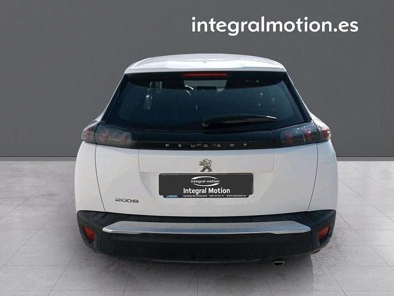 Usado Peugeot 2008 Active 110 CV (80 kW) 2021 Blanco SUV